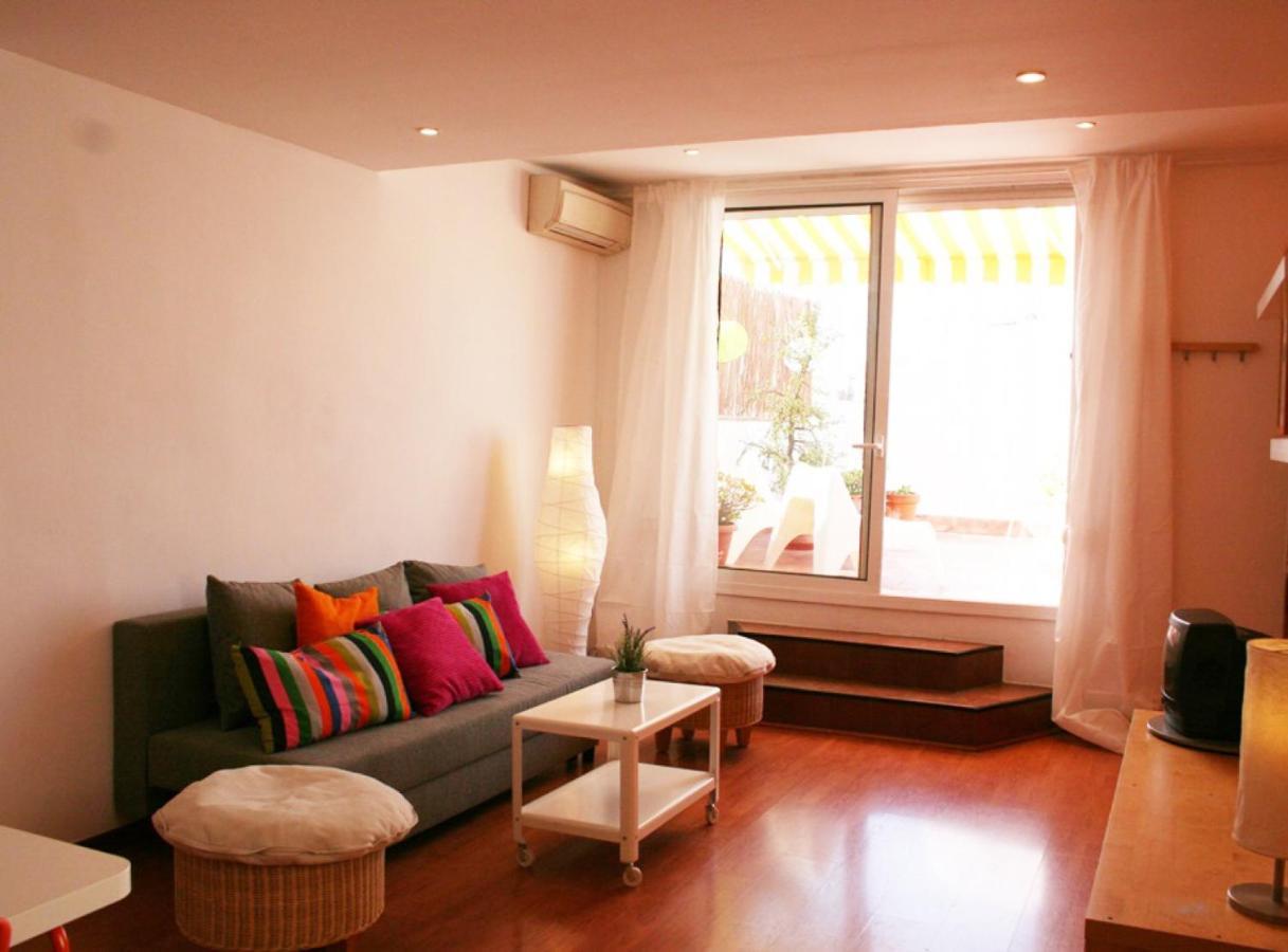 Lovely Apartment With A Terrace Barcelona Room photo