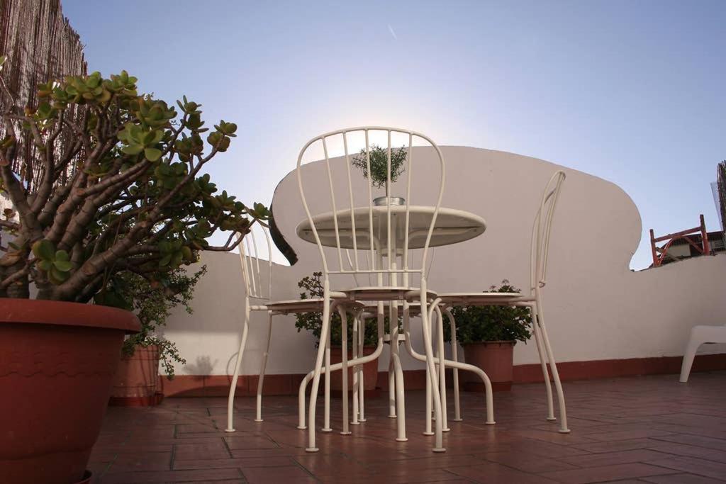 Lovely Apartment With A Terrace Barcelona Exterior photo